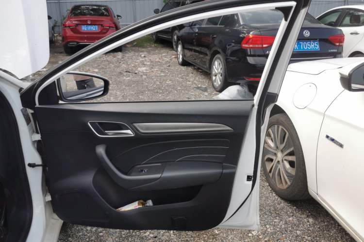 Used Roewe i6 2020 PLUS 1.6L CVT 4G Connected Glory Flagship Edition Right Front Door Interior