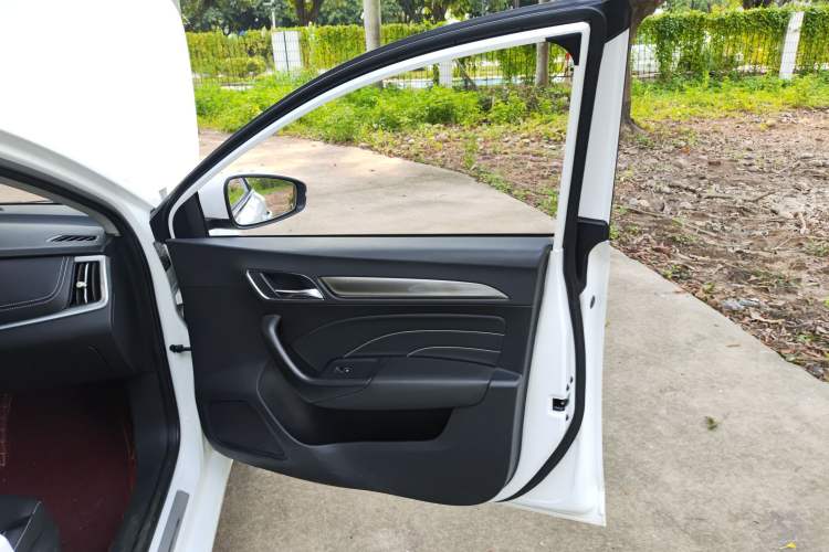 Used Roewe i6 2020 PLUS 1.6L CVT 4G Connected Glory Flagship Edition Right Front Door Interior