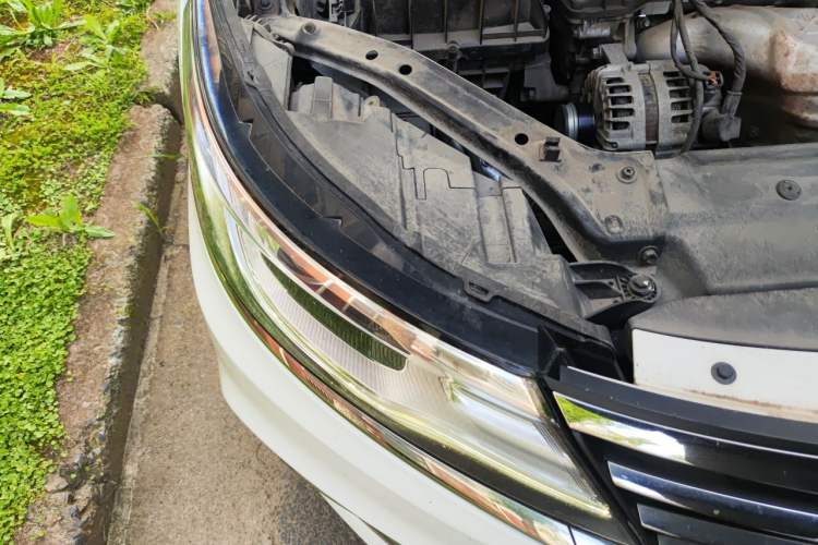 Used Roewe i6 2020 PLUS 1.6L CVT 4G Connected Glory Flagship Edition Right Front Headlight