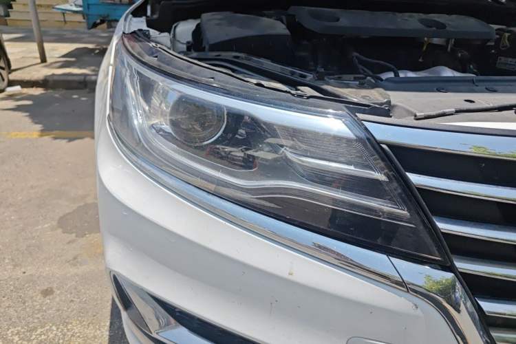 Used Roewe i6 2020 PLUS 1.6L CVT 4G Connected Glory Holographic Edition Right Front Headlight