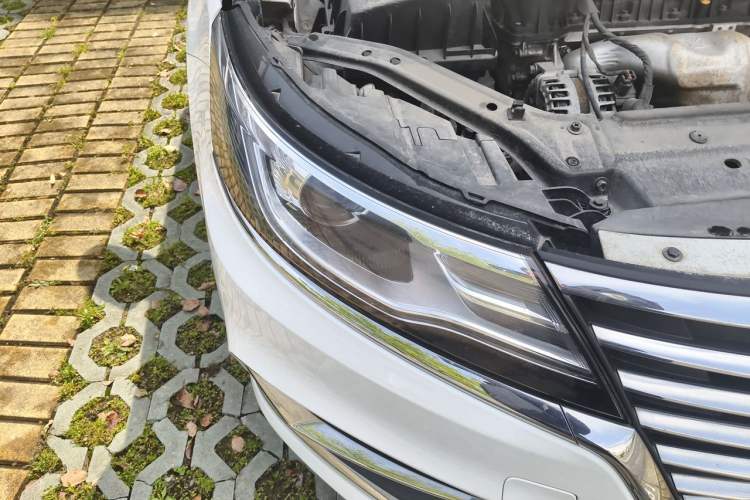 Used Roewe i6 2020 PLUS 1.6L CVT 4G Connected Glory Flagship Edition Right Front Headlight