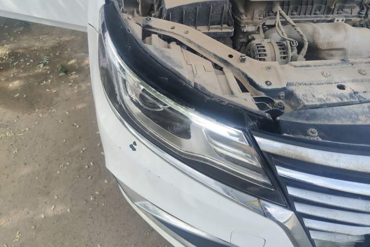 Used Roewe i6 2020 PLUS 1.6L Manual 4G Connect Glory Flagship Edition Right Front Headlight