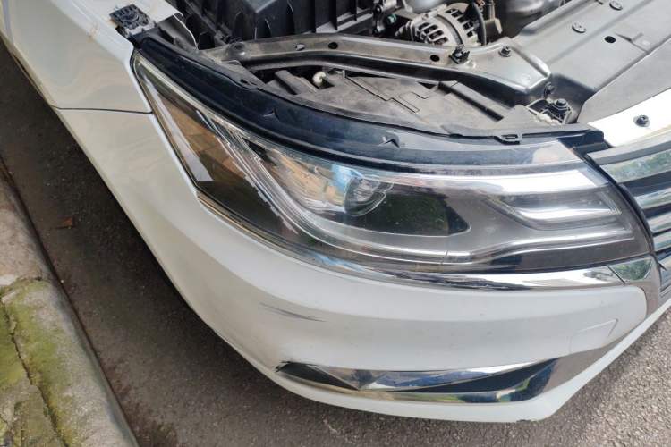 Used Roewe i6 2020 PLUS 1.6L CVT 4G Connected Glory Flagship Edition Right Front Headlight