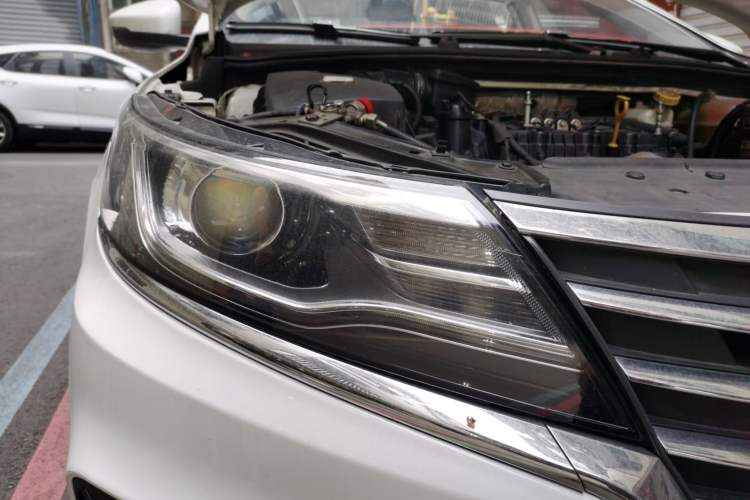Used Roewe i6 2020 PLUS 1.6L CVT 4G Connected Glory Luxury Edition Right Front Headlight
