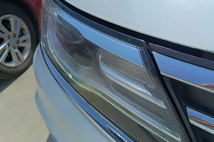 Used Roewe i6 2020 PLUS 1.6L CVT 4G Connected Glory Flagship Edition Right Front Headlight