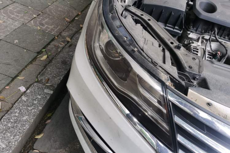 Used Roewe i6 2020 PLUS 1.6L CVT 4G Connected Glory Flagship Edition Right Front Headlight