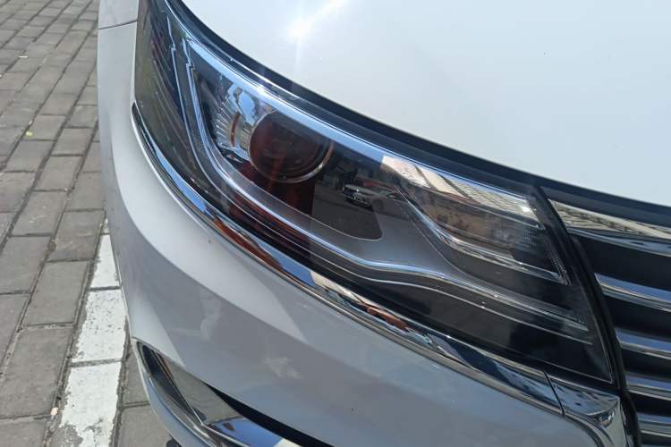 Used Roewe i6 2020 PLUS 1.6L CVT 4G Connected Glory Flagship Edition Right Front Headlight