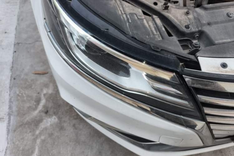 Used Roewe i6 2020 PLUS 1.6L CVT 4G Connected Glory Flagship Edition Right Front Headlight