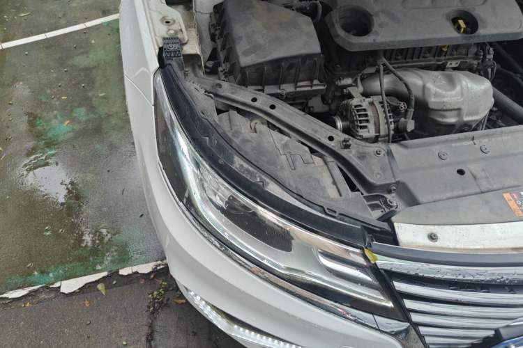 Used Roewe i6 2020 PLUS 1.6L CVT 4G Connected Glory Flagship Edition Right Front Headlight