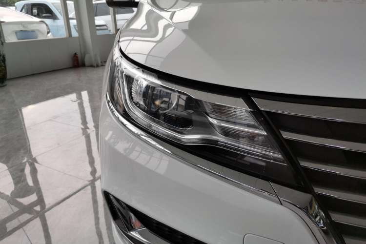 Used Roewe i6 2020 PLUS 1.6L CVT 4G Connected Glory Flagship Edition Right Front Headlight