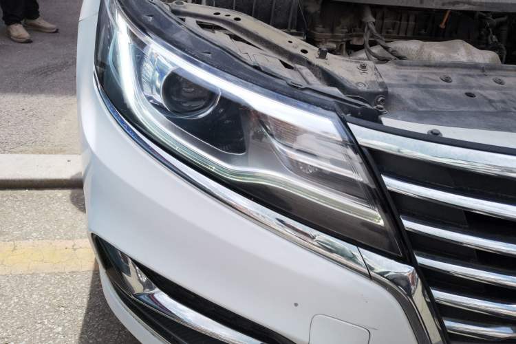 Used Roewe i6 2020 PLUS 1.6L CVT 4G Connected Glory Flagship Edition Right Front Headlight