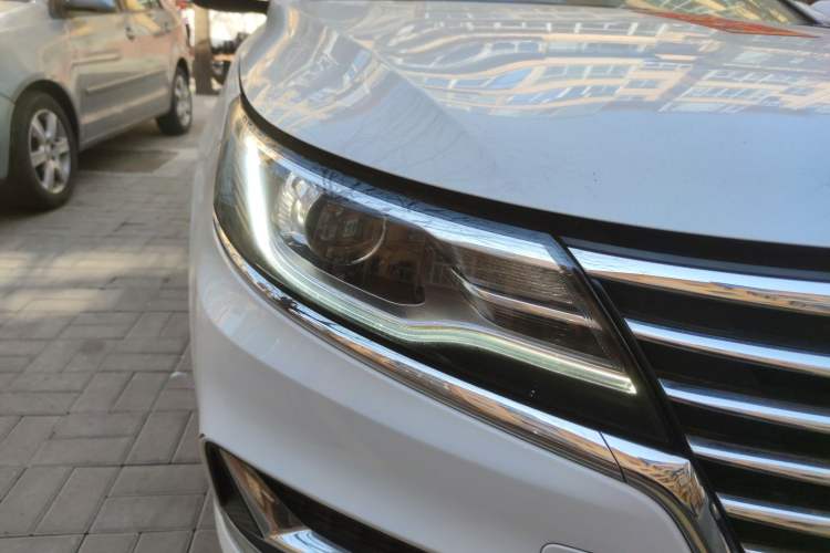 Used Roewe i6 2020 PLUS 1.6L CVT 4G Connected Glory Flagship Edition Right Front Headlight
