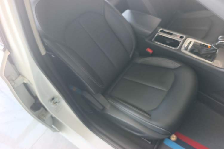 Used Roewe i6 2020 PLUS 1.6L CVT 4G Connected Glory Flagship Edition Right Front Seat
