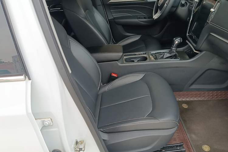 Used Roewe i6 2020 PLUS 1.6L CVT 4G Connected Glory Flagship Edition Right Front Seat