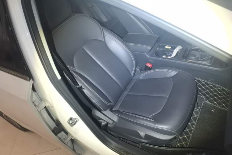 Used Roewe i6 2020 PLUS 1.6L CVT 4G Connected Glory Flagship Edition Right Front Seat