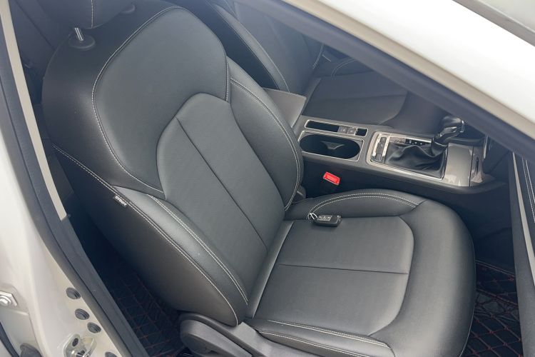 Used Roewe i6 2020 PLUS 1.6L CVT 4G Connected Glory Flagship Edition Right Front Seat