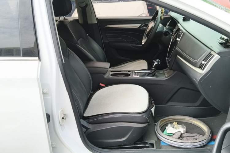 Used Roewe i6 2020 PLUS 1.6L CVT 4G Connected Glory Flagship Edition Right Front Seat
