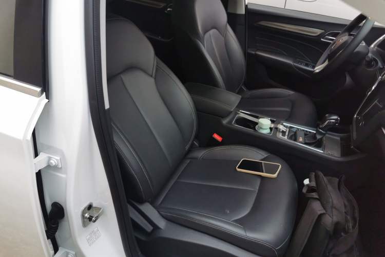Used Roewe i6 2020 PLUS 1.6L CVT 4G Connected Glory Flagship Edition Right Front Seat