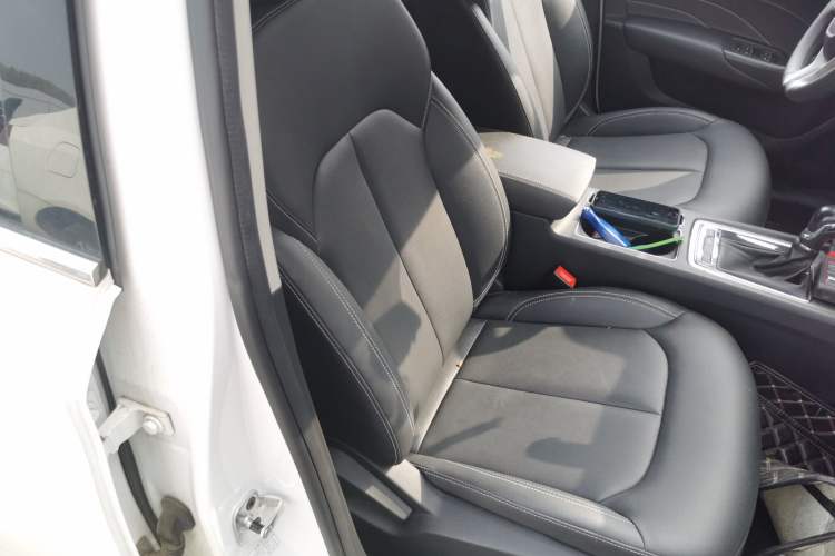 Used Roewe i6 2020 PLUS 1.6L CVT 4G Connected Glory Flagship Edition Right Front Seat
