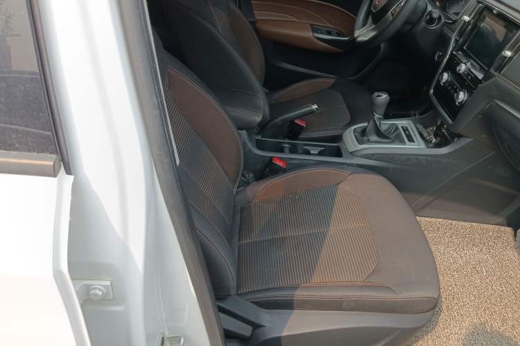 Used Roewe i6 2020 PLUS 1.6L Manual 4G Connect Glory Luxury Edition Right Front Seat