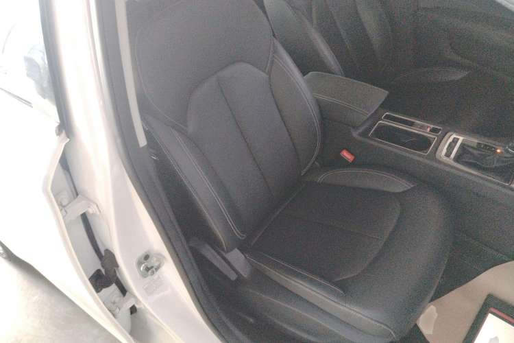 Used Roewe i6 2020 PLUS 1.6L CVT 4G Connected Glory Flagship Edition Right Front Seat