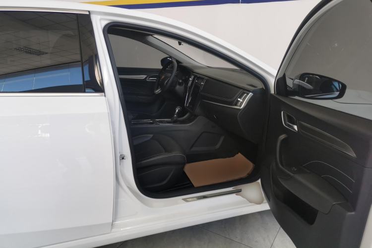 Used Roewe i6 2020 PLUS 1.6L CVT 4G Connected Glory Flagship Edition Right Front Seat
