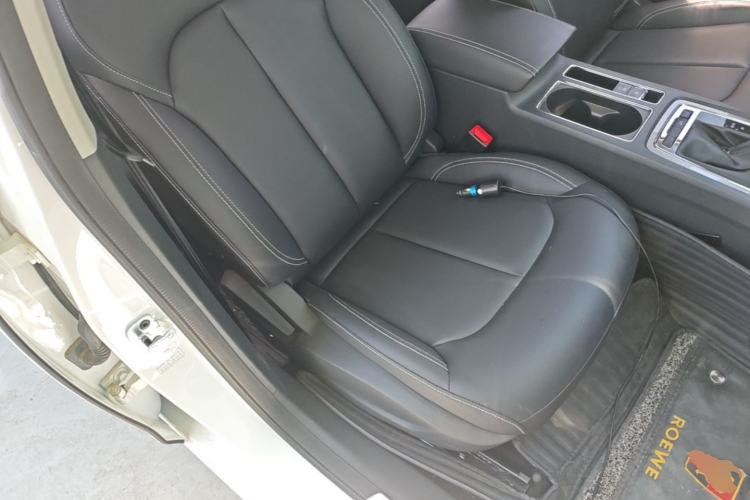 Used Roewe i6 2020 PLUS 1.6L CVT 4G Connected Glory Holographic Edition Right Front Seat
