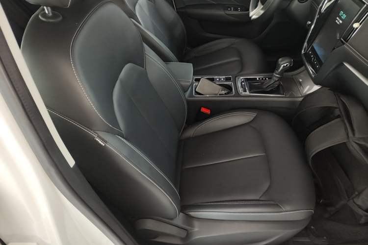 Used Roewe i6 2020 PLUS 1.6L CVT 4G Connected Glory Flagship Edition Right Front Seat