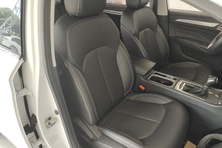 Used Roewe i6 2020 PLUS 1.6L CVT 4G Connected Glory Flagship Edition Right Front Seat