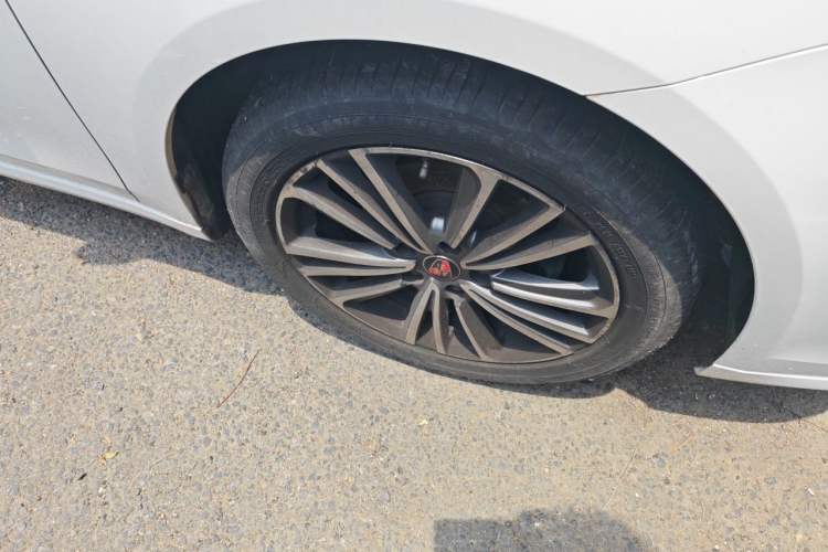 Used Roewe i6 2020 PLUS 1.6L CVT 4G Connected Glory Flagship Edition Right Front Wheel Hub