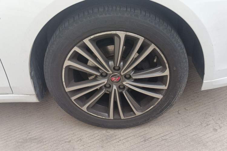 Used Roewe i6 2020 PLUS 1.6L CVT 4G Connected Glory Flagship Edition Right Front Wheel Hub