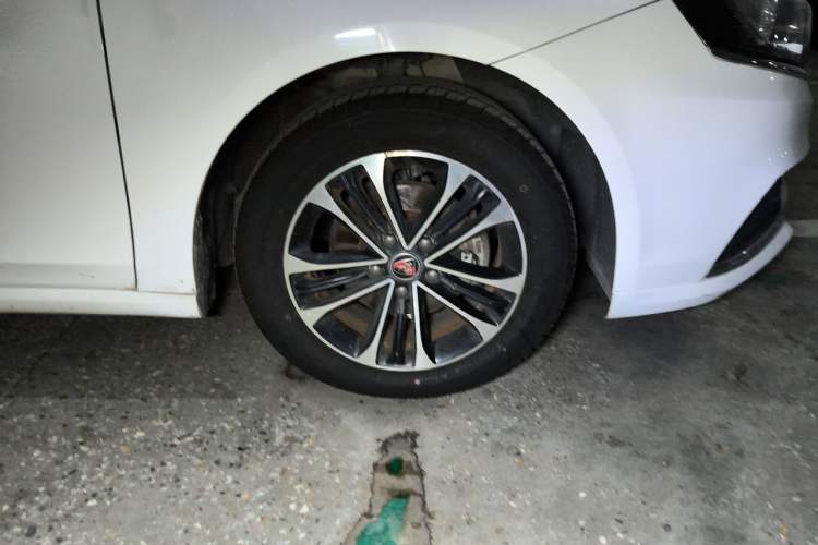 Used Roewe i6 2020 PLUS 1.6L CVT 4G Connected Glory Luxury Edition Right Front Wheel Hub