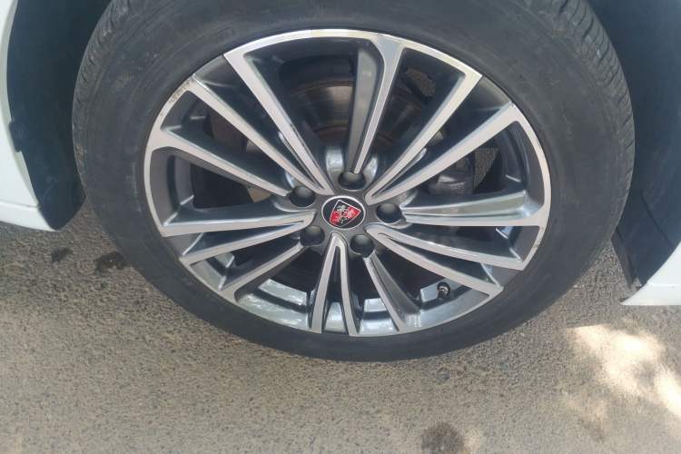 Used Roewe i6 2020 PLUS 1.6L CVT 4G Connected Glory Holographic Edition Right Front Wheel Hub