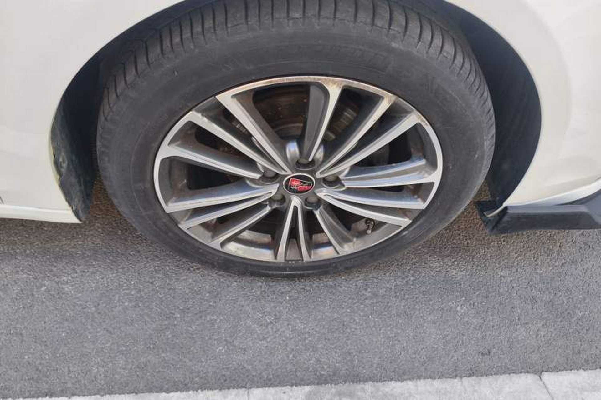 Used Roewe i6 2020 PLUS 1.6L CVT 4G Connected Glory Flagship Edition Right Front Wheel Hub