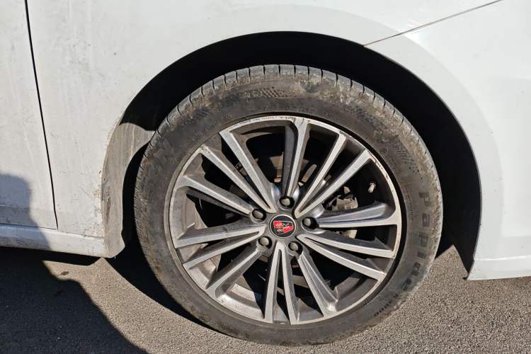 Used Roewe i6 2020 PLUS 1.6L CVT 4G Connected Glory Flagship Edition Right Front Wheel Hub