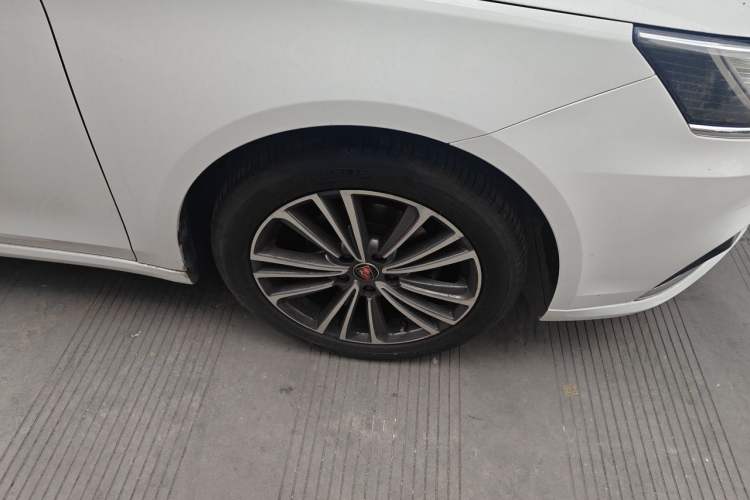 Used Roewe i6 2020 PLUS 1.6L CVT 4G Connected Glory Flagship Edition Right Front Wheel Hub
