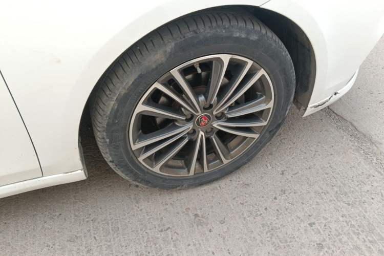 Used Roewe i6 2020 PLUS 1.6L CVT 4G Connected Glory Holographic Edition Right Front Wheel Hub