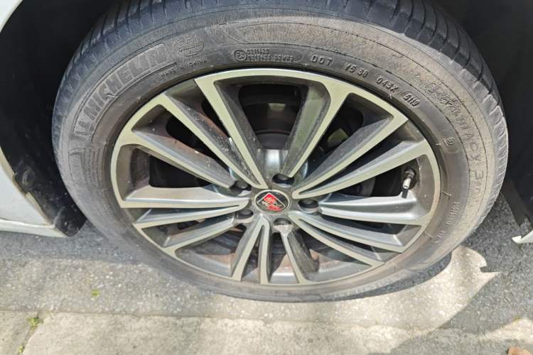 Used Roewe i6 2020 PLUS 1.6L CVT 4G Connected Glory Flagship Edition Right Front Wheel Hub