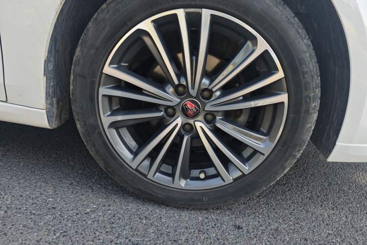 Used Roewe i6 2020 PLUS 1.6L CVT 4G Connected Glory Flagship Edition Right Front Wheel Hub