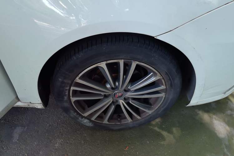 Used Roewe i6 2020 PLUS 1.6L CVT 4G Connected Glory Holographic Edition Right Front Wheel Hub