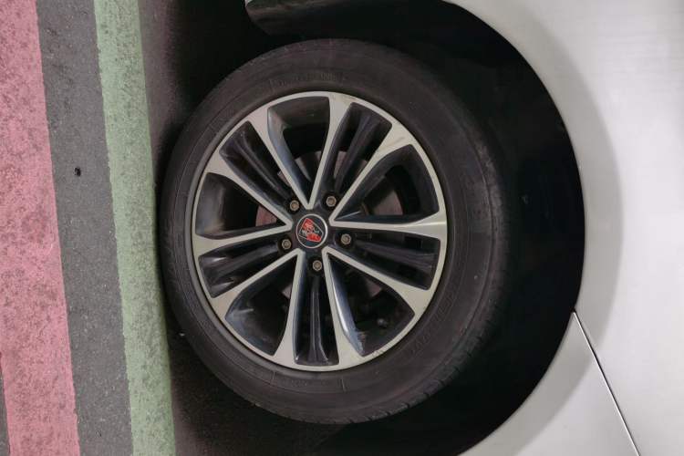 Used Roewe i6 2020 PLUS 1.6L CVT 4G Connected Glory Luxury Edition Right Front Wheel Hub