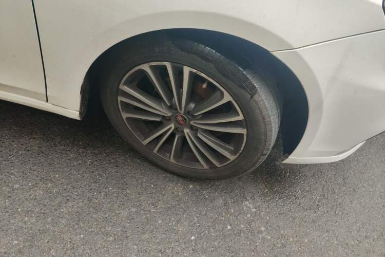 Used Roewe i6 2020 PLUS 1.6L CVT 4G Connected Glory Luxury Edition Right Front Wheel Hub
