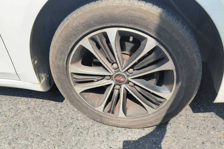 Used Roewe i6 2020 PLUS 1.6L CVT 4G Connected Glory Luxury Edition Right Front Wheel Hub