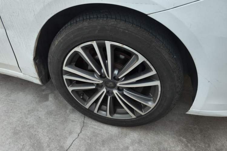 Used Roewe i6 2020 PLUS 1.6L CVT 4G Connected Glory Flagship Edition Right Front Wheel Hub