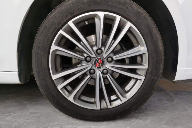 Used Roewe i6 2020 PLUS 1.6L CVT 4G Connected Glory Flagship Edition Right Front Wheel Hub
