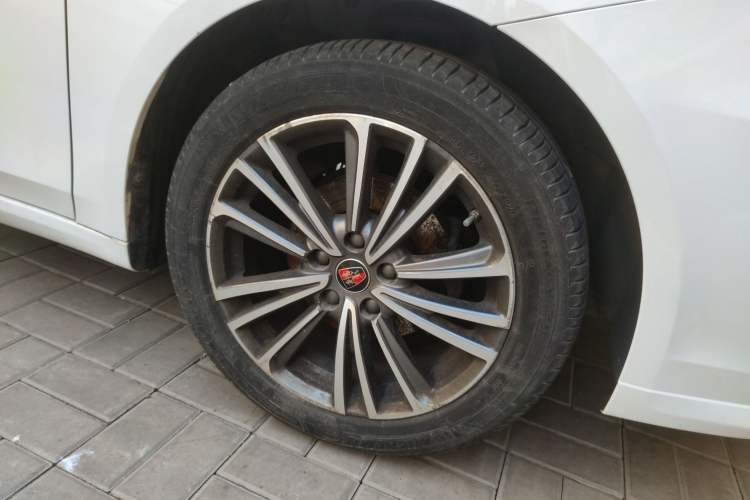 Used Roewe i6 2020 PLUS 1.6L CVT 4G Connected Glory Flagship Edition Right Front Wheel Hub