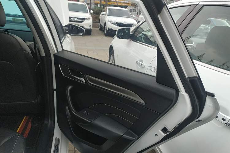 Used Roewe i6 2020 PLUS 1.6L CVT 4G Connected Glory Flagship Edition Right Rear Door Interior