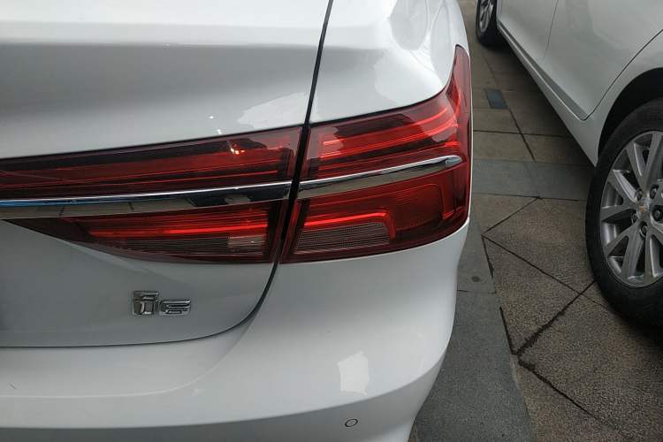 Used Roewe i6 2020 PLUS 1.6L CVT 4G Connected Glory Flagship Edition Right Rear Taillight