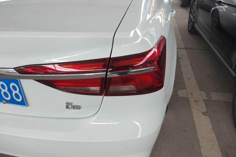 Used Roewe i6 2020 PLUS 1.6L CVT 4G Connected Glory Flagship Edition Right Rear Taillight
