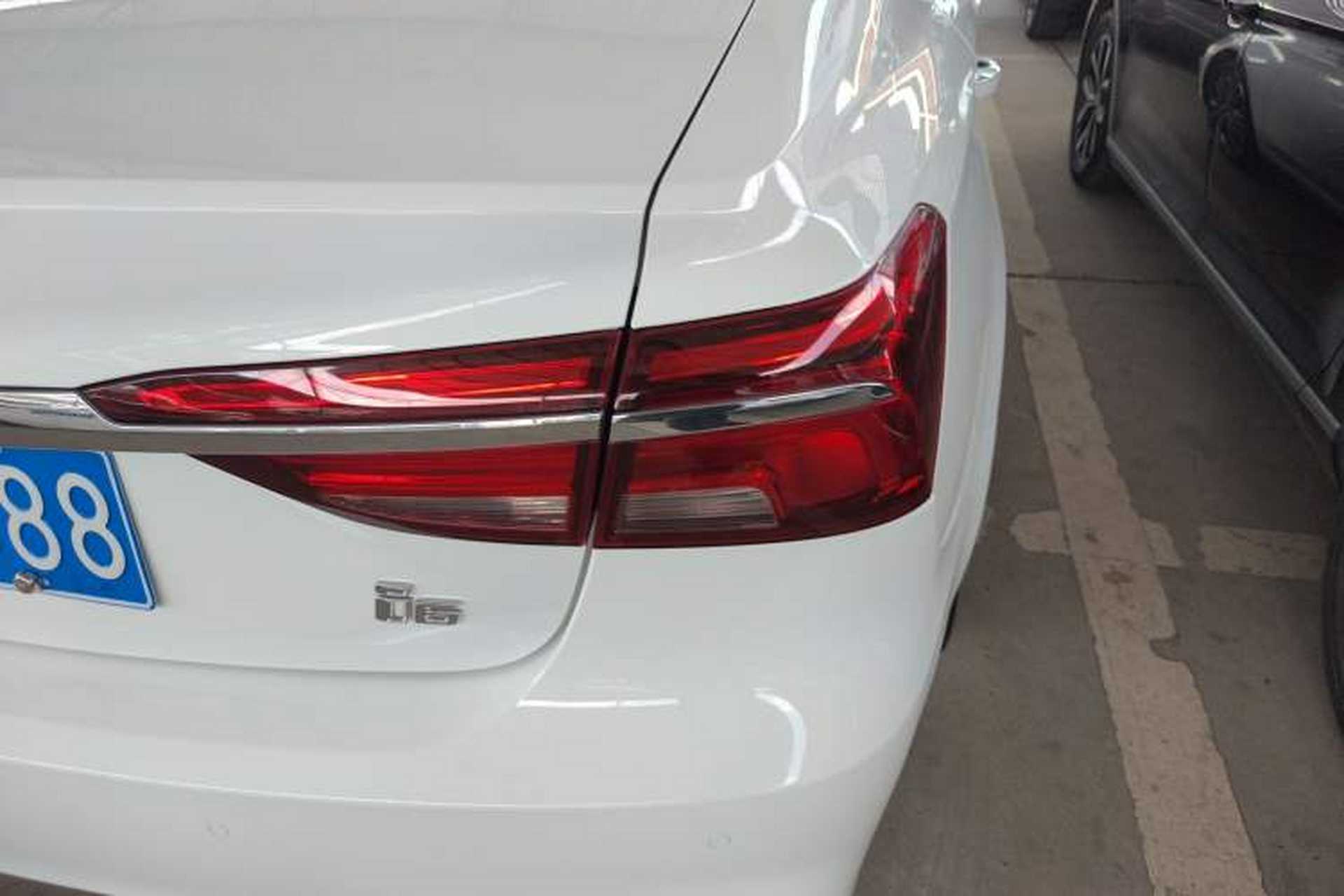 Used Roewe i6 2020 PLUS 1.6L CVT 4G Connected Glory Flagship Edition Right Rear Taillight
